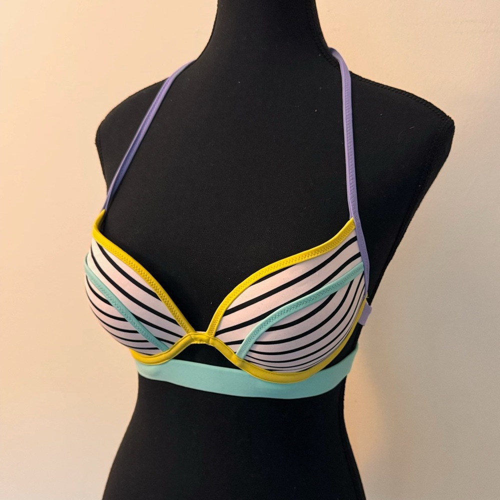 Swimwear top